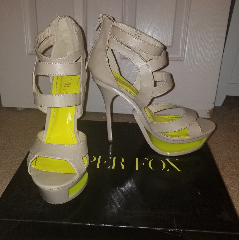 Paper Fox Strapt platforms